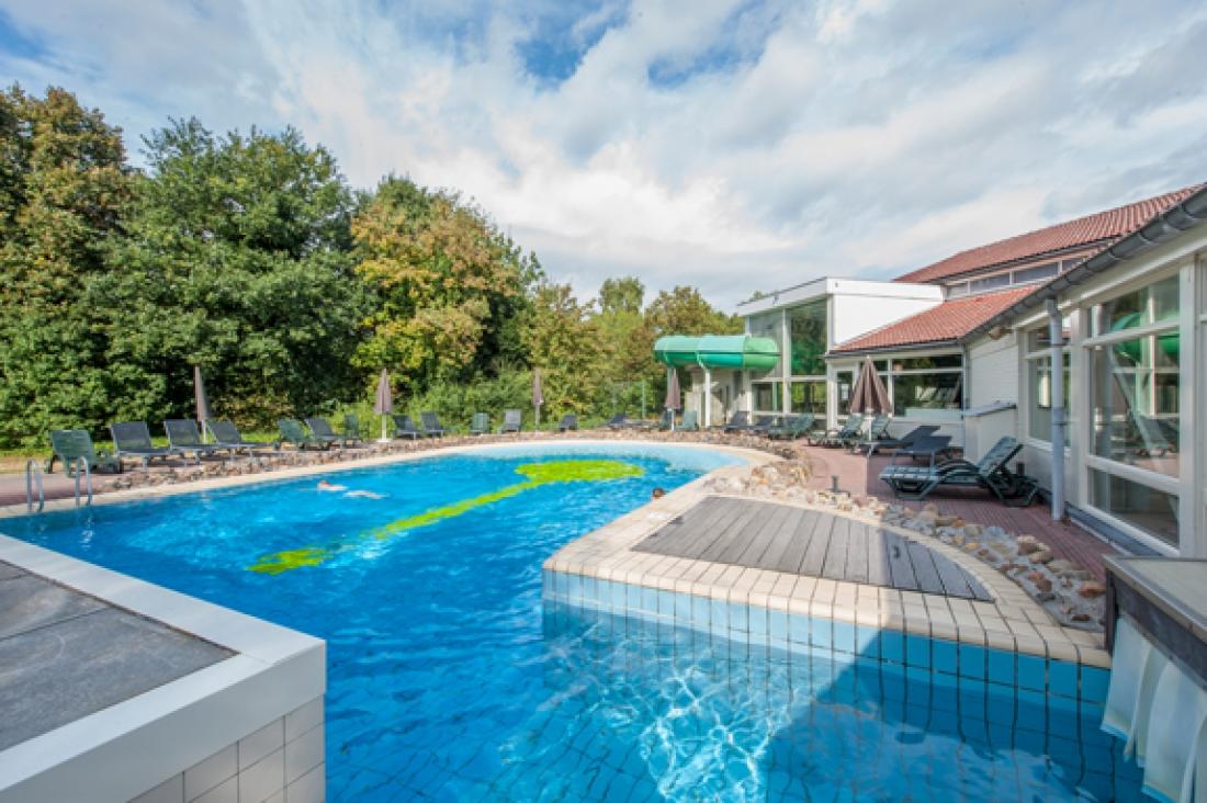 Buitenbad | Vakantiepark Weerterbergen